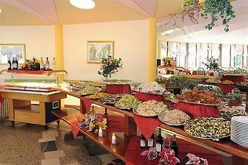 Hotel Marco Polo Garda  3*, Garda (Verona)