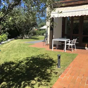 Ferienhaus Con Ampio Giardino Esterno E Piscina Condominiale, Garda (Verona)