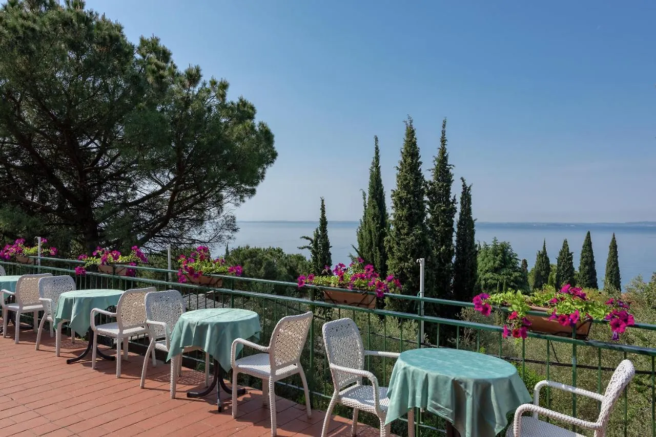 Hotel Marco Polo Garda  3*, Garda (Verona) Italy